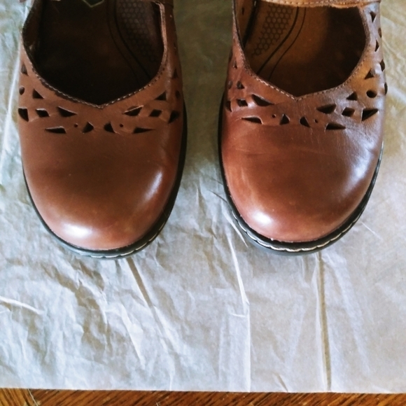 Cobb Hill by New Balance Slip On Sandals - Picture 5 of 9